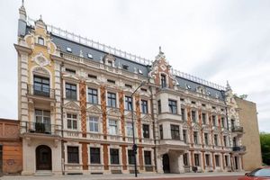 Zabytkowa kamienica przy Jaracza po rewitalizacji. To jedna z pereł Śródmieścia Łodzi [ZDJĘCIA]