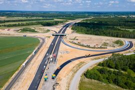 Budowa drogi ekspresowej S19 Via Carpatia między Lubartowem a Lublinem przekroczyła półmetek  [FILM+ZDJĘCIA]