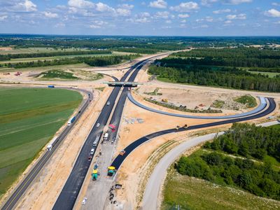 Budowa drogi ekspresowej S19 Via Carpatia między Lubartowem a Lublinem przekroczyła półmetek  [FILM+ZDJĘCIA]
