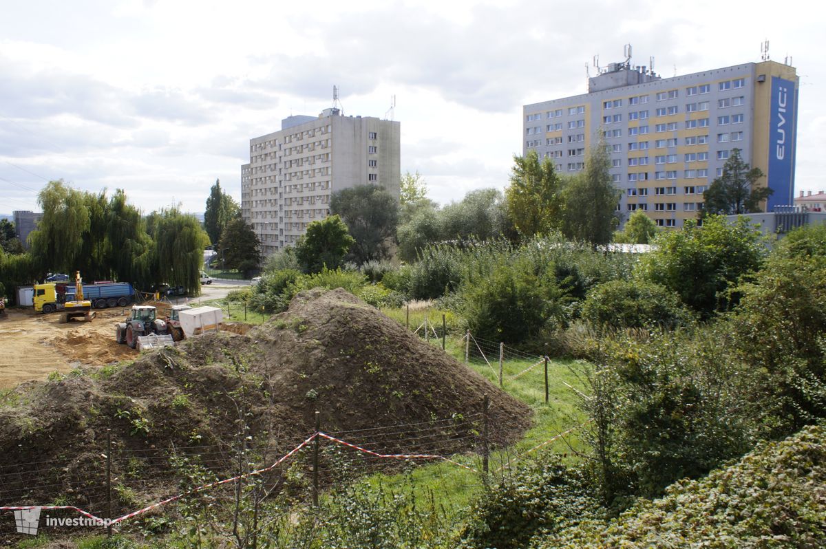 Zdjęcie [Kraków] Parking, ul. Skarżyńskiego fot. Damian Daraż 