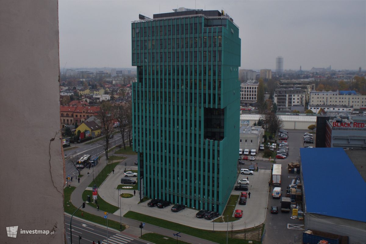 Zdjęcie Pilot Tower fot. Damian Daraż 