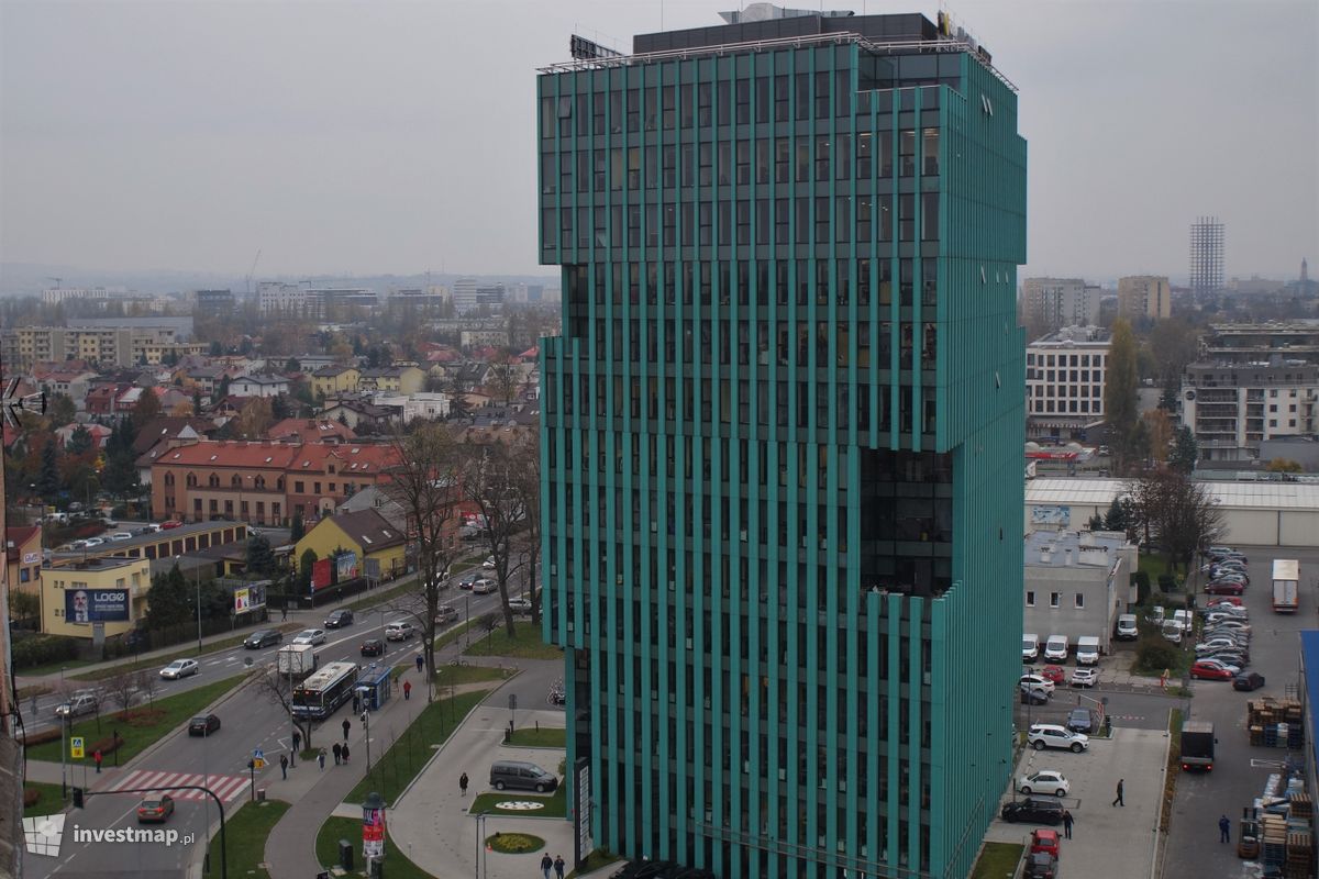 Zdjęcie Pilot Tower fot. Damian Daraż 