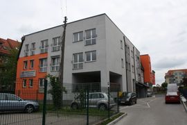 [Wrocław] Budynek wielorodzinny, Wałbrzyska 17