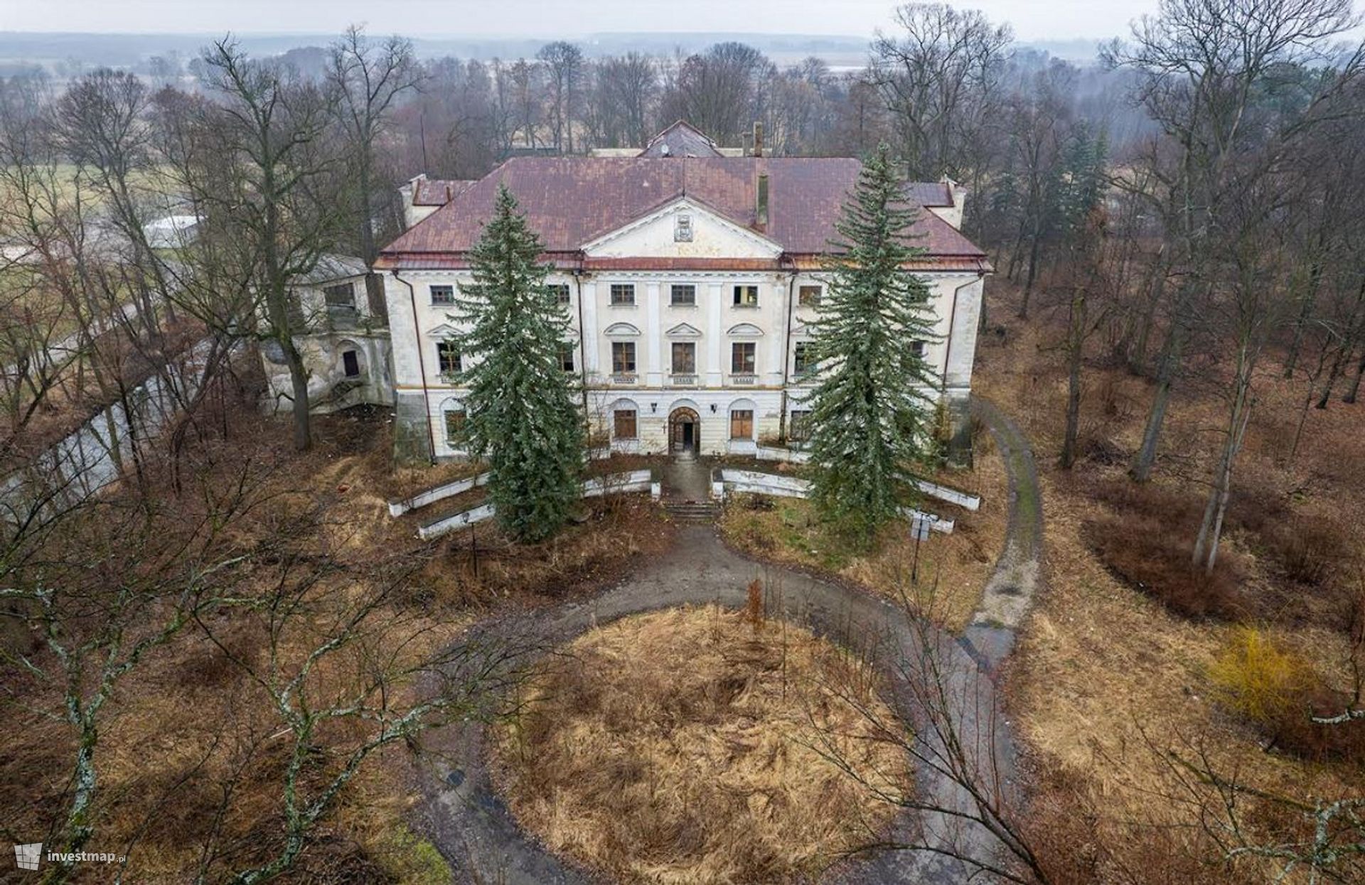 Zabytkowy zespół pałacowo-parkowy Koniecpolskich ponownie wystawiony na sprzedaż 