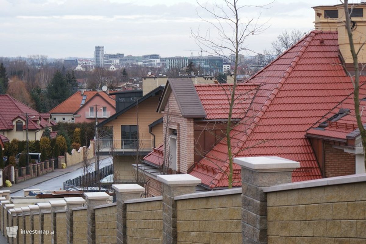 Zdjęcie [Kraków] Budynek Mieszkalny Jednorodzinny, KRAKÓW, Wola Justowska, ul.Pod Sikornikiem/Lajkonika fot. Damian Daraż 