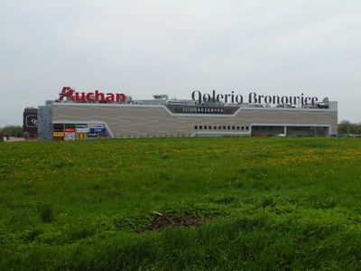 W Krakowie może powstać nowy park. Auchan zamierza sprzedać działki przy Galerii Bronowice