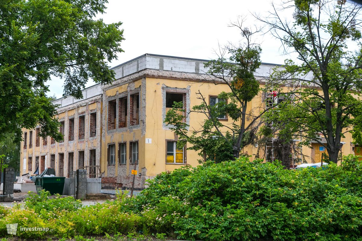 Zdjęcie [Wrocław] Budynek biurowo-wystawienniczy, ul. Generała Witolda Urbanowicza fot. Jakub Zazula 