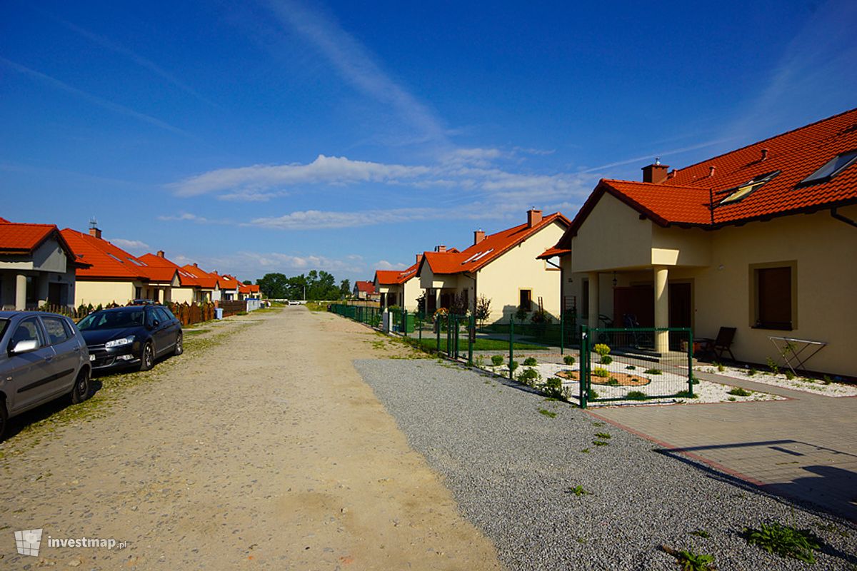 Zdjęcie [Jeszkowice] Osiedle domów jednorodzinnych "Jeszkowice" fot. Orzech 