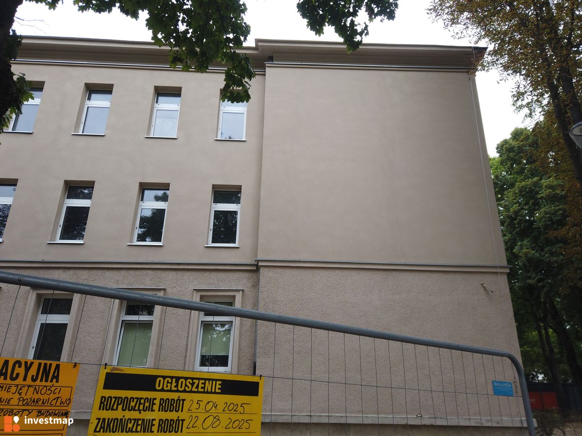 Zdjęcie Szkoła Aspirantów, os. Zgody 13 fot. Damian Daraż 