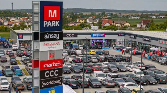 Pod Bydgoszczą został otwarty nowy park handlowy