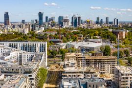 Polska: Rynek mieszkaniowy w II kw. 2022 roku – niska dostępność kredytu zmroziła rynek