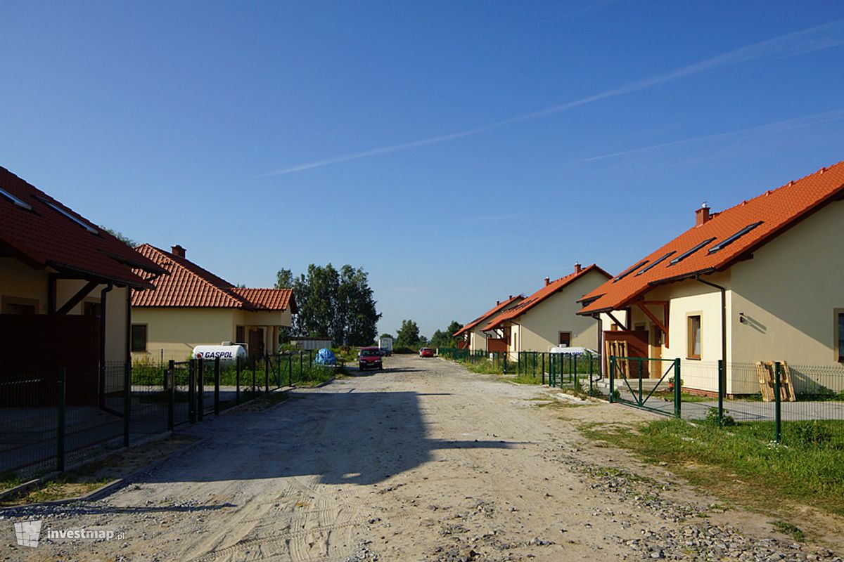 Zdjęcie [Jeszkowice] Osiedle domów "Między Łąkami" fot. Orzech 