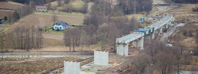 W woj. śląskim powstaje nowy most kolejowy. Usprawni połączenia między Polską i Czechami [ZDJĘCIA]