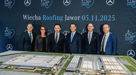 Wiecha na budowie wielkiej fabryki Mercedes-Benz na Dolnym Śląsku