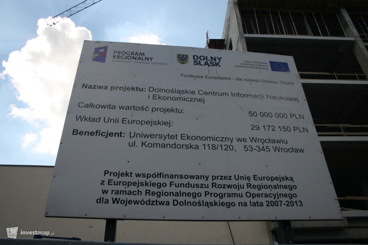 Zdjęcie [Wrocław] Dolnośląskie Centrum Informacji Naukowej i Ekonomii (Uniwersytet Ekonomiczny) fot. Xyz 