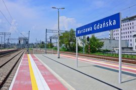 Dodatkowy peron usprawni obsługę podróżnych na stacji Warszawa Gdańska