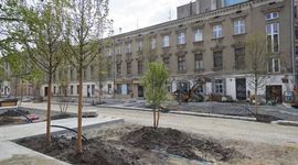 W Łodzi trwa rewitalizacja Pasażu Schillera. Zasadzono pierwsze drzewa [ZDJĘCIA + WIZUALIZACJE]