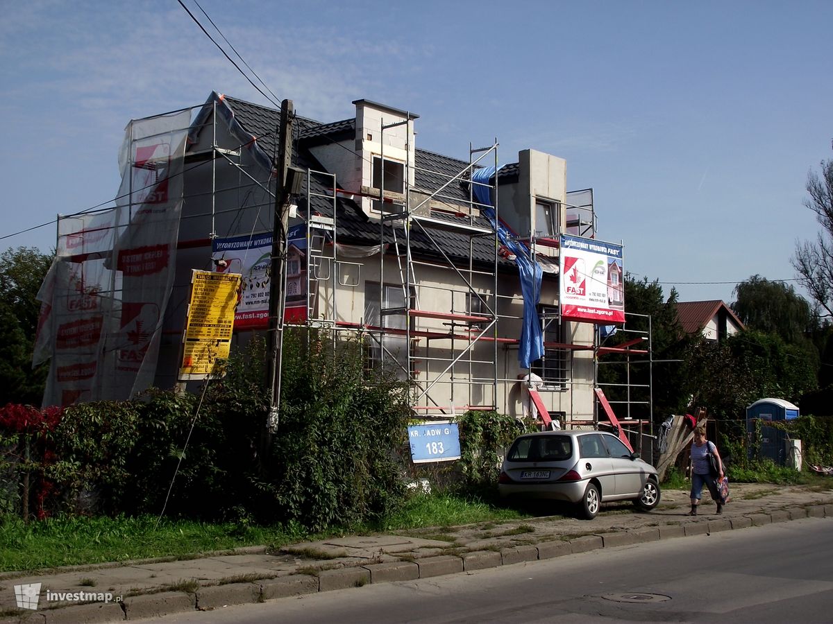 Zdjęcie [Kraków] Budynek Mieszkalny Jednorodzinny Wolnostojący, KRAKÓW, Wola Justowska, ul. Królowej Jadwigi 183 fot. Damian Daraż 