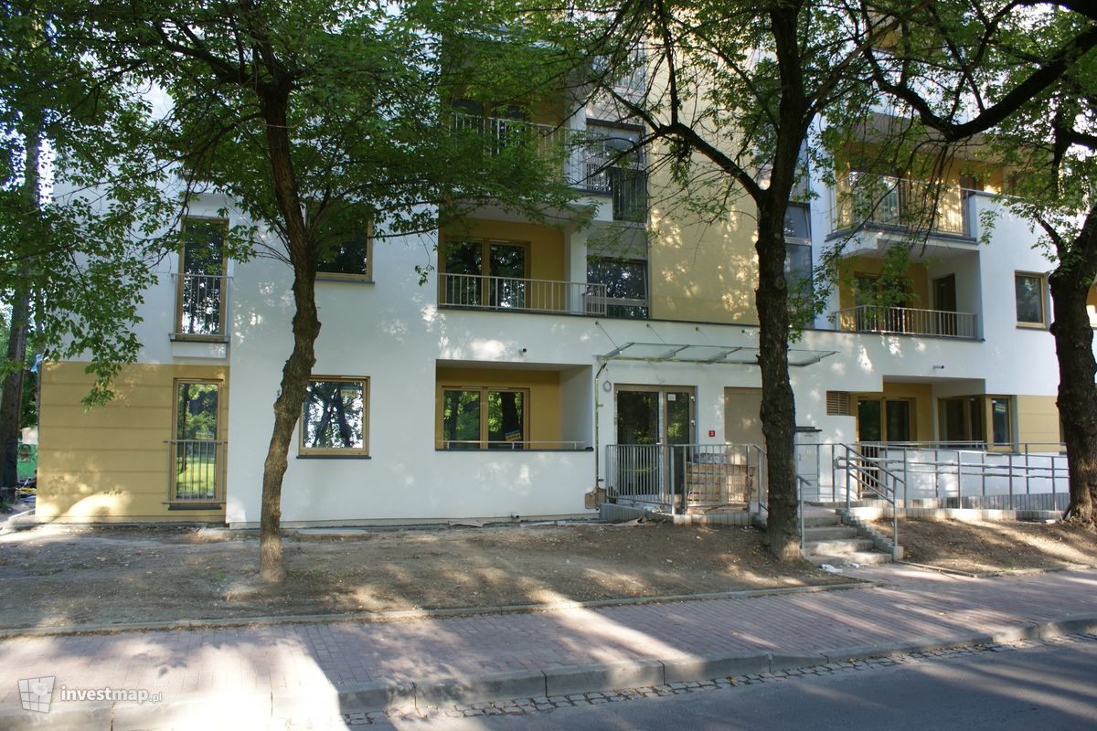 Zdjęcie [Kraków] Budynek mieszkalny, Os. Szklane Domy,  ul. Gardy - Gardowskiego fot. Damian Daraż 