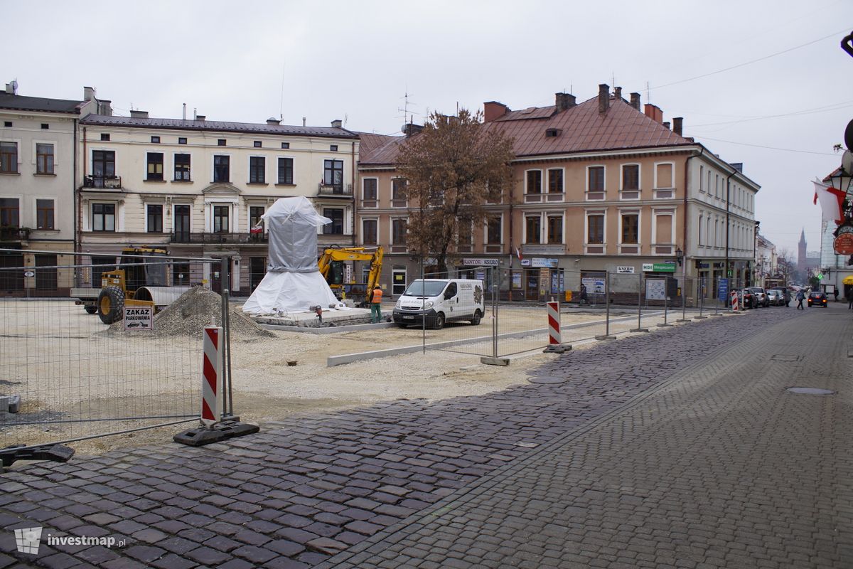 Zdjęcie [Tarnów] Plac Kazimierza Wielkiego fot. Damian Daraż 
