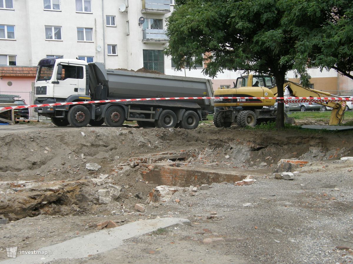 Zdjęcie [Legnica] Budynek mieszkaniowo-usługowy, ul. św. Piotra fot. mariusz-lca 