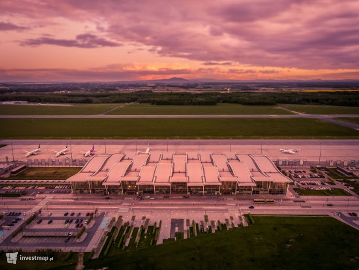 Zdjęcie [Wrocław] Rozbudowa terminala i nowy port lotniczy fot. Orzech 