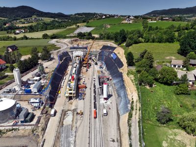 TBM "Jadwiga" rozpoczęła drążenie najdłuższego tunelu kolejowego w Polsce [ZDJĘCIA]