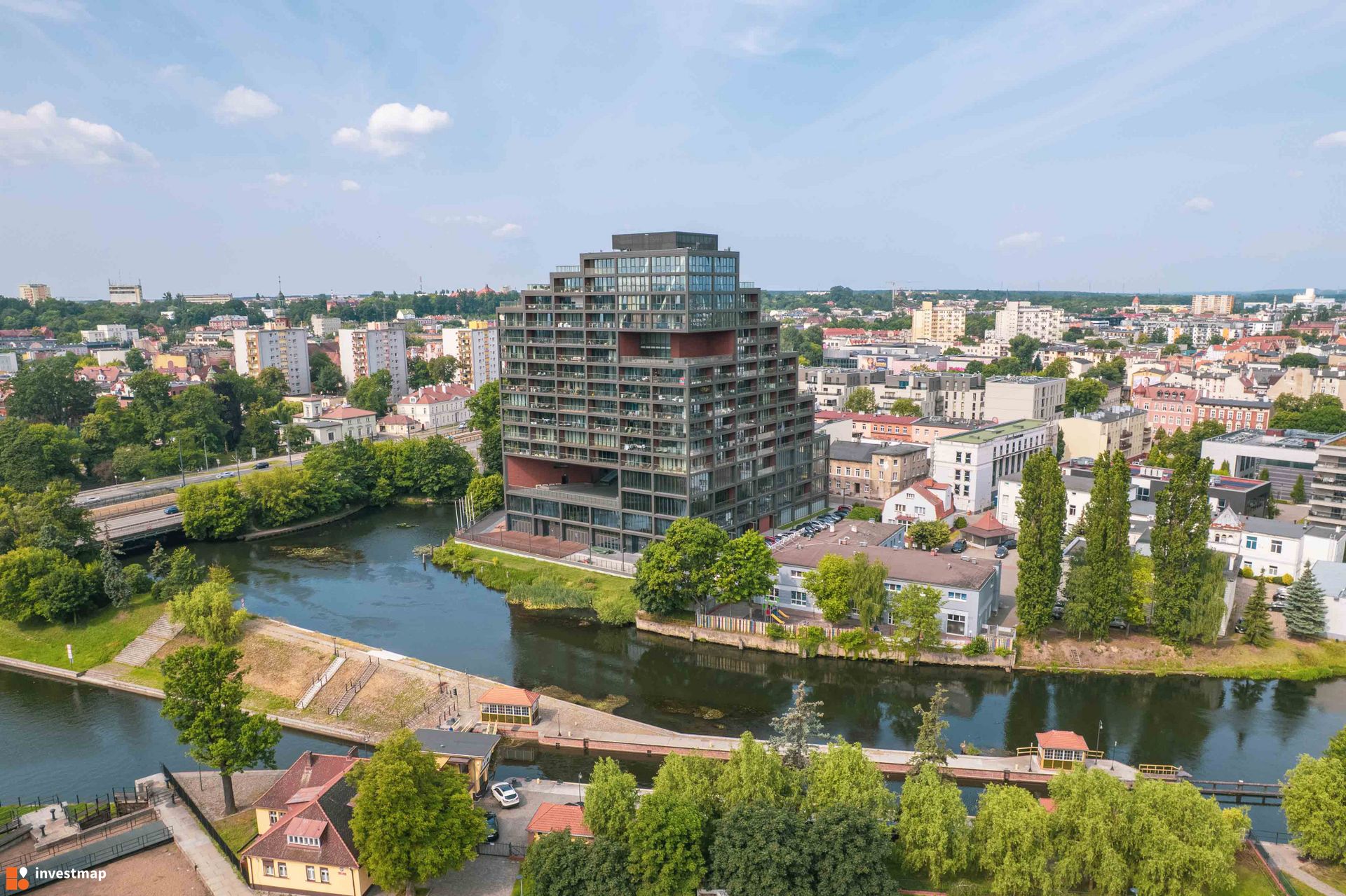 [Bydgoszcz] Apartamentowiec "Marina Riverside"