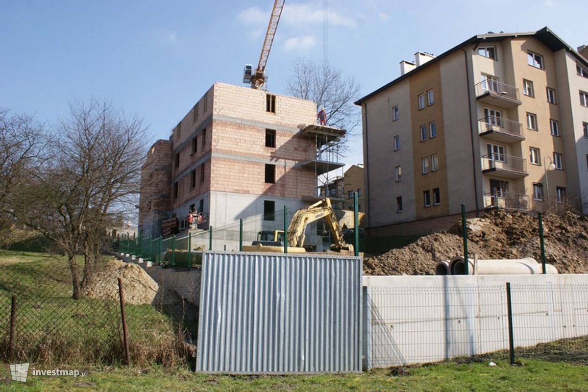 Zdjęcie [Kraków] Budynek Mieszkalny, ul. Ułanów 60 fot. Damian Daraż 