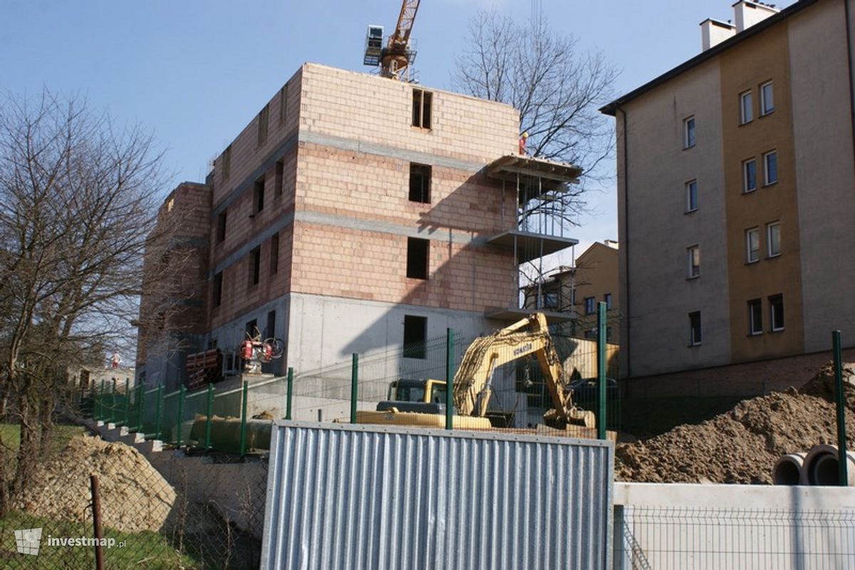 Zdjęcie [Kraków] Budynek Mieszkalny, ul. Ułanów 60 fot. Damian Daraż 