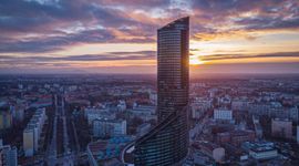 Develia S.A. sprzedała wieżowiec Sky Tower we Wrocławiu
