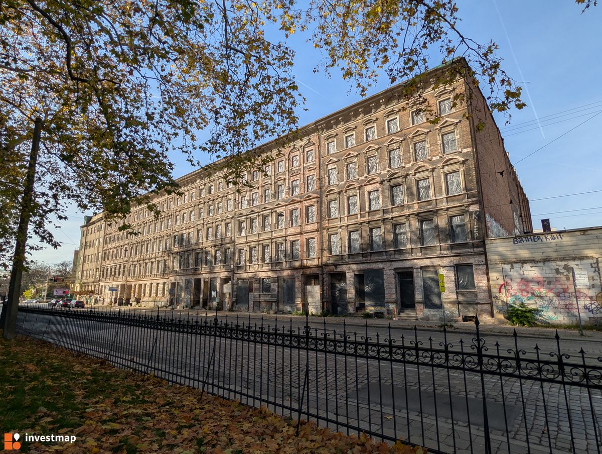 Zdjęcie Kompleks kamienic, ul. Pułaskiego/Małachowskiego fot. Jan Augustynowski