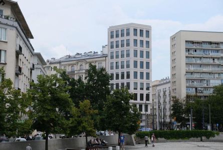 Słynny "Szkieletor" z Placu Politechniki w Warszawie zamienił się w luksusowy apartamentowiec [FILM+ZDJĘCIA]