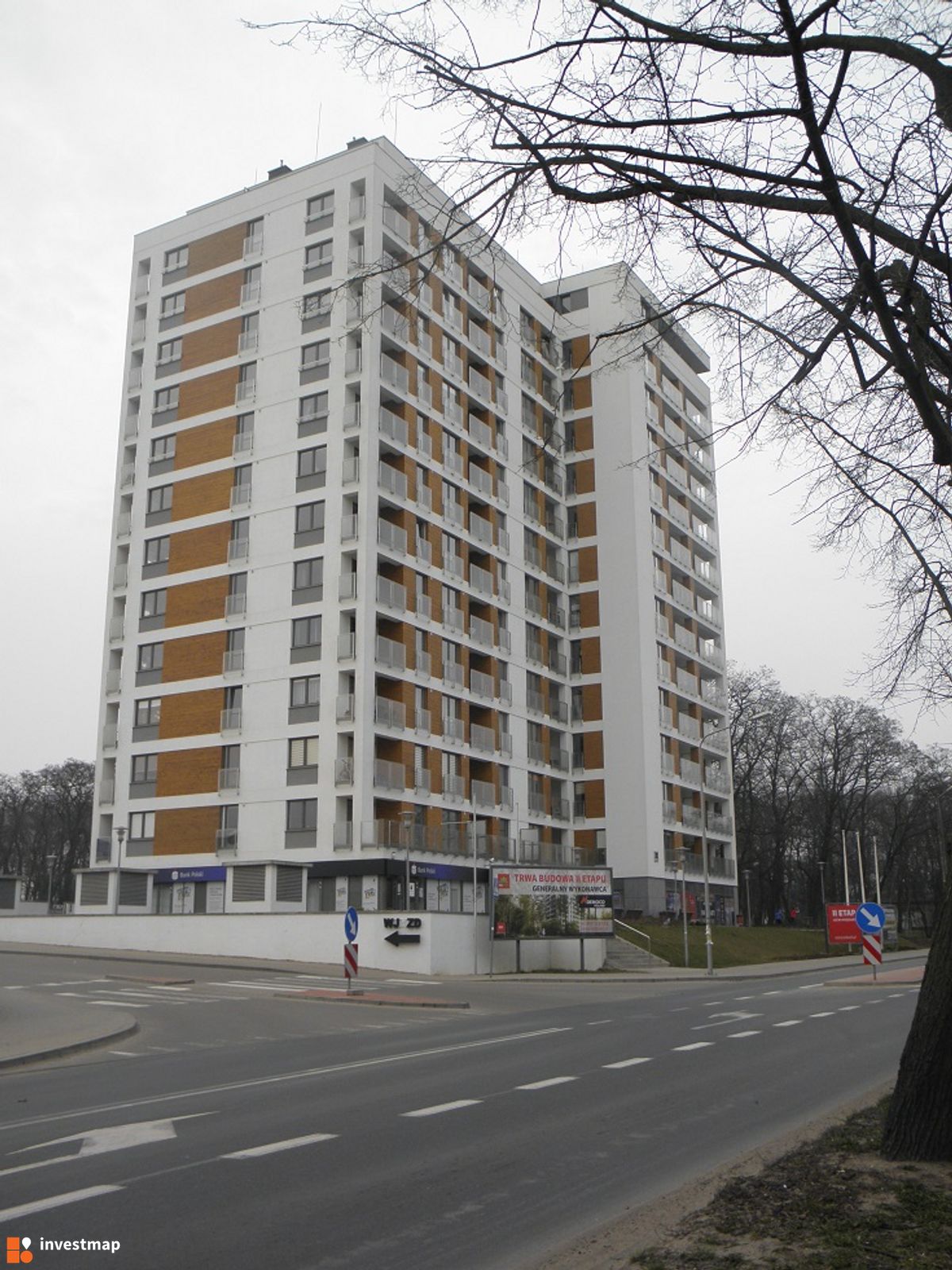 Zdjęcie [Poznań] Osiedle "Red Park" i Galeria "Dębiec" fot. PieEetrek 