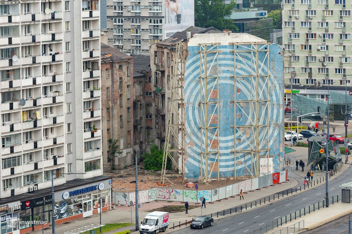 Zdjęcie Wieżowiec przy Rondzie ONZ, ul. Twarda 30 fot. Jakub Zazula 