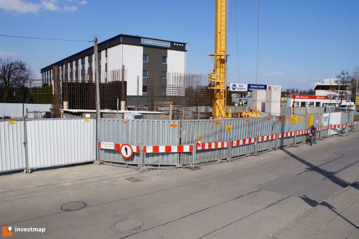 Zdjęcie [Kraków] Budynek Usługowy, ul. Opolska fot. Damian Daraż 