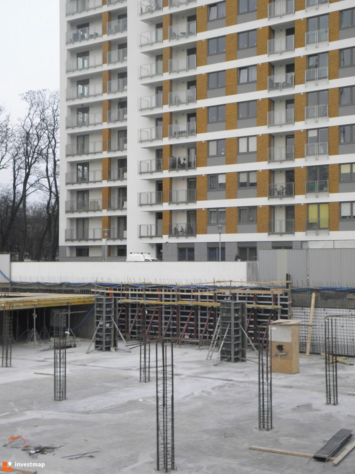 Zdjęcie [Poznań] Osiedle "Red Park" i Galeria "Dębiec" fot. PieEetrek 