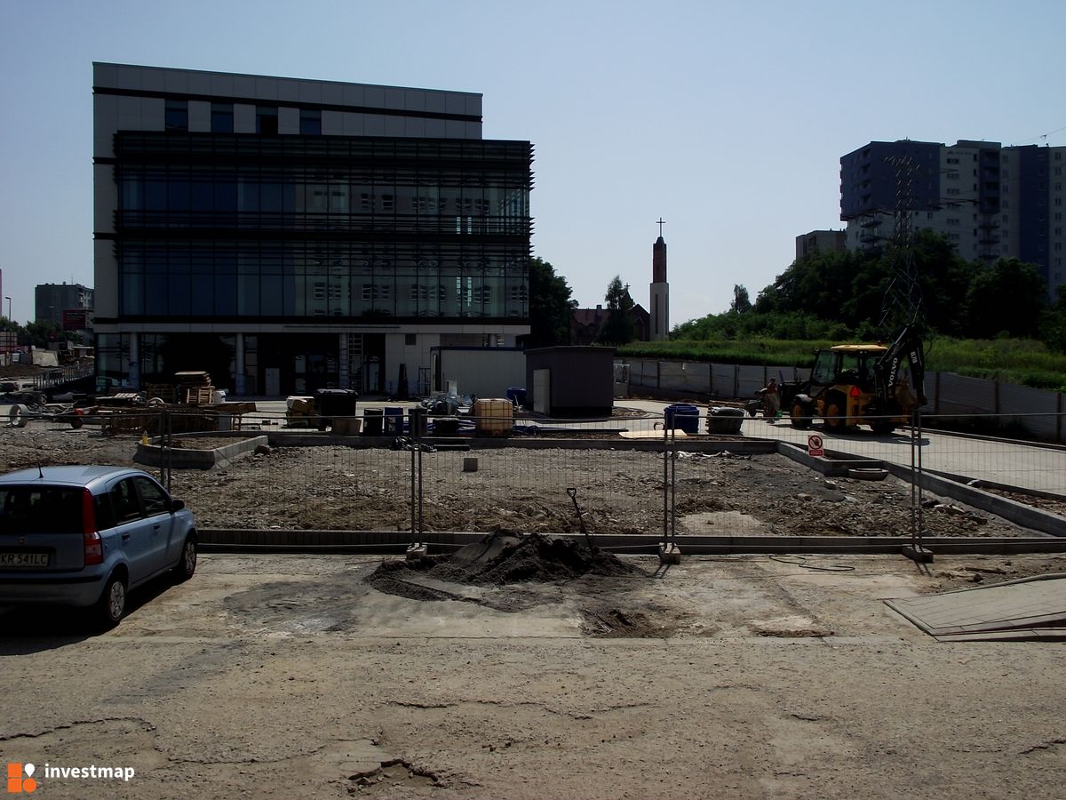 Zdjęcie [Kraków] Budynek biurowo-usługowy, ul. Piasta Kołodzieja 78 fot. Damian Daraż 