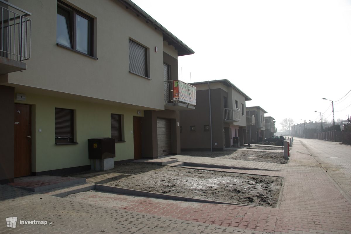 Zdjęcie [Katowice] Osiedle domów jednorodzinnych, ul. Leszczynowa fot. Lukander 