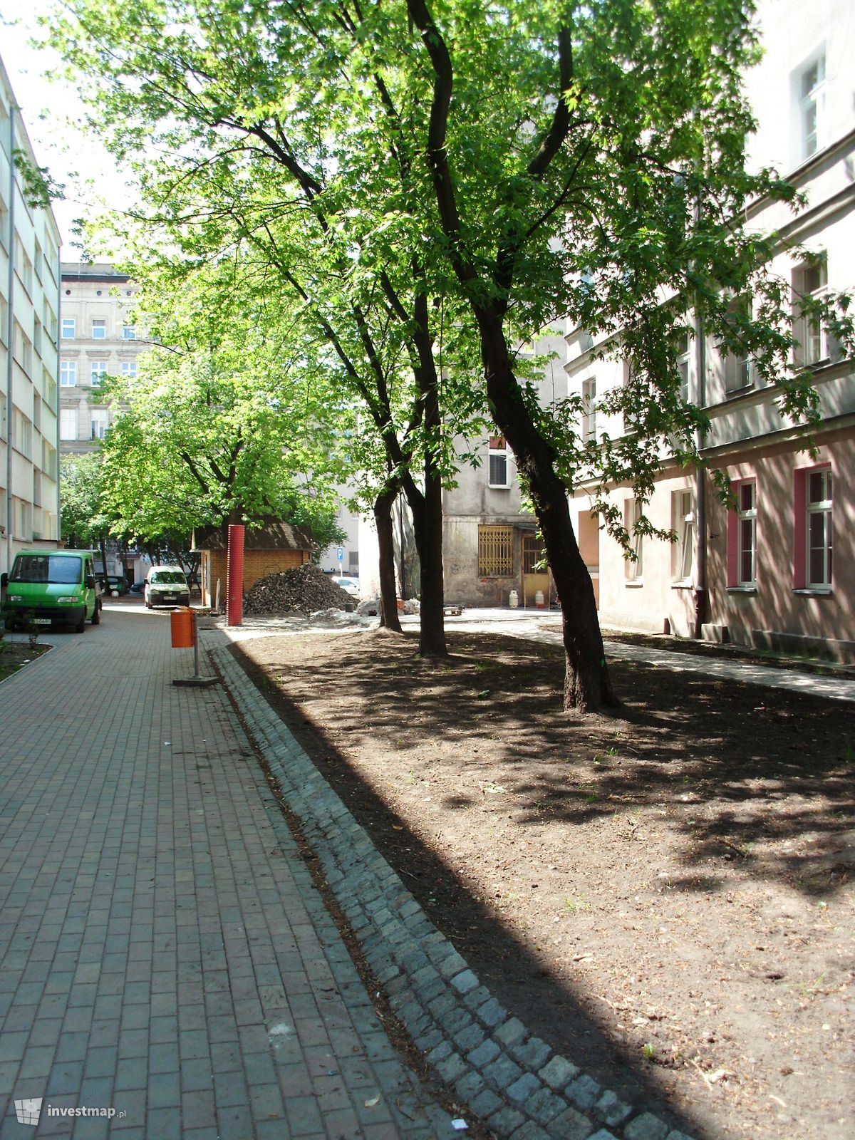 Zdjęcie [Wrocław] Rewitalizacja podwórka pomiędzy ulicami Brodatego/Chrobrego/Paulińska/Rydygiera fot. worldinmyeyes 