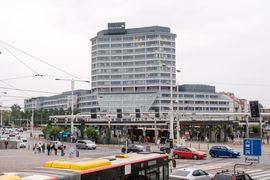 Rynek biurowy: Nowe projekty wstrzymane, a starsze budynki na celowniku najemców