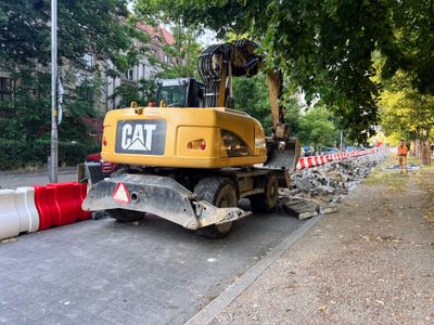 Asfalt zamiast kostki brukowej. Ruszyła przebudowa Powstańców Śląskich