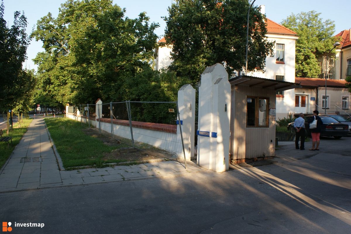 Zdjęcie [Kraków] Remont Klinik wraz z Ogrodzeniem, ul. Botaniczna 3 fot. Damian Daraż 