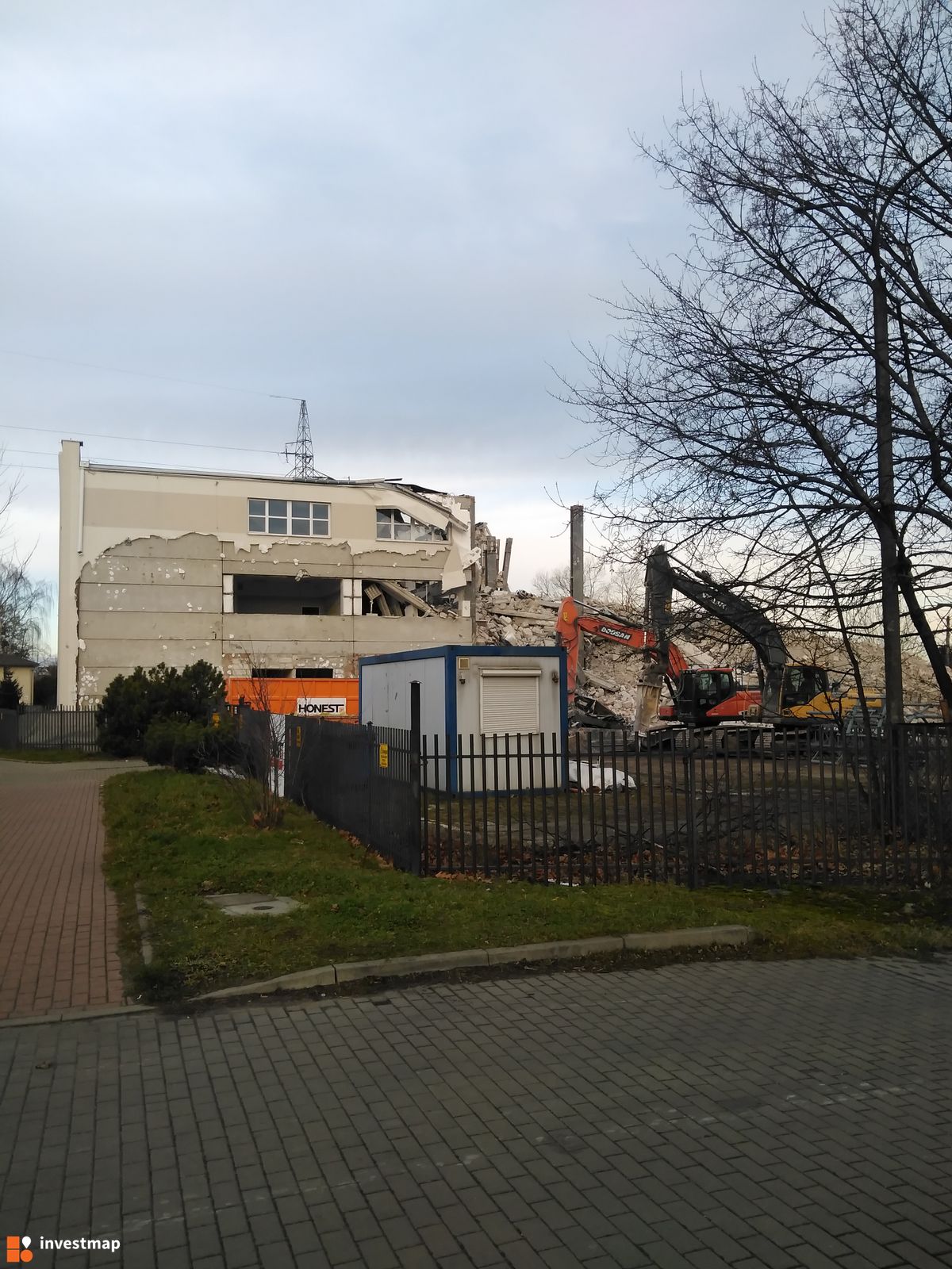Zdjęcie Rozbiórka budynków biurowych, ul. Jana z Kolna 35 fot. Wojciech Jenda