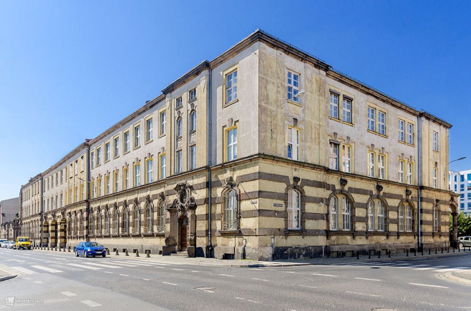 Firma Orange Polska wystawiła na sprzedaż zabytkowy budynek dawnej Poczty Paczkowej i Telegrafu na Starym Mieście 
