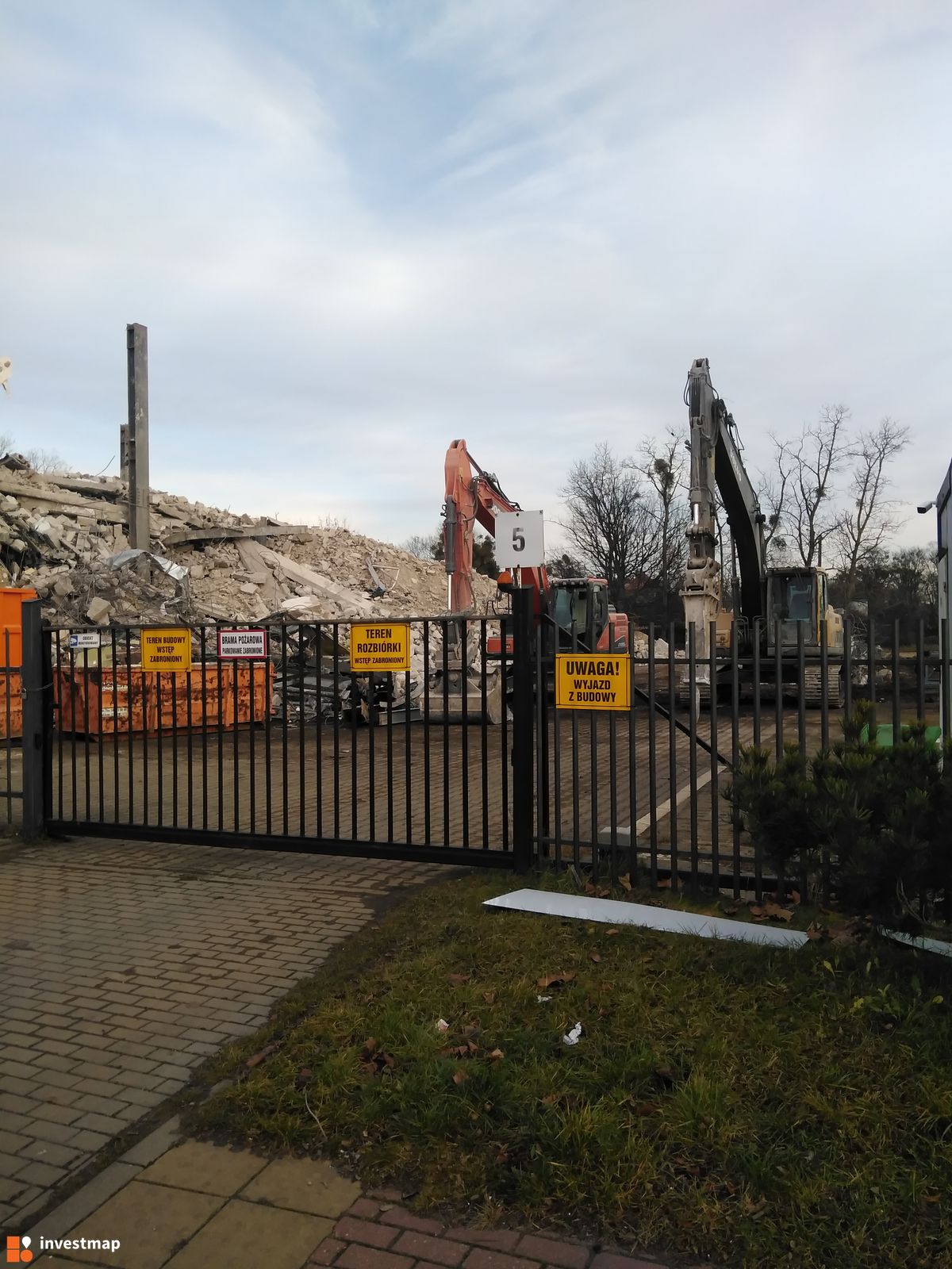 Zdjęcie Rozbiórka budynków biurowych, ul. Jana z Kolna 35 fot. Wojciech Jenda