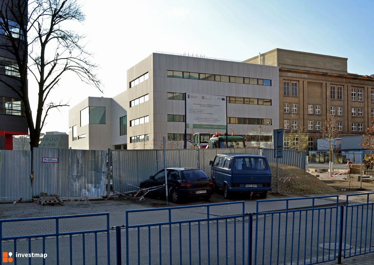 Zdjęcie [Wrocław] Środowiskowa Biblioteka Nauk Ścisłych i Technicznych "BIBLIOTECH" (Politechnika Wrocławska) fot. alsen strasse 67 