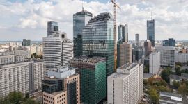 W centrum Warszawy powstaje inwestycja mixed-use Upper One ze 131,5-metrowym wieżowcem [FILM+WIZUALZIACJE]