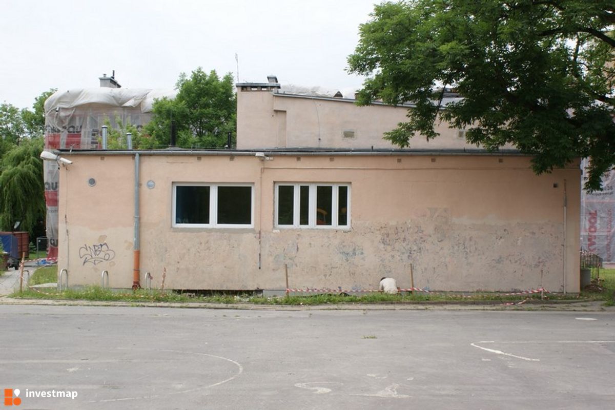 Zdjęcie [Kraków] Remont Elewacji, SP nr. 86, Os. Jagiellońskie 18 fot. Damian Daraż 