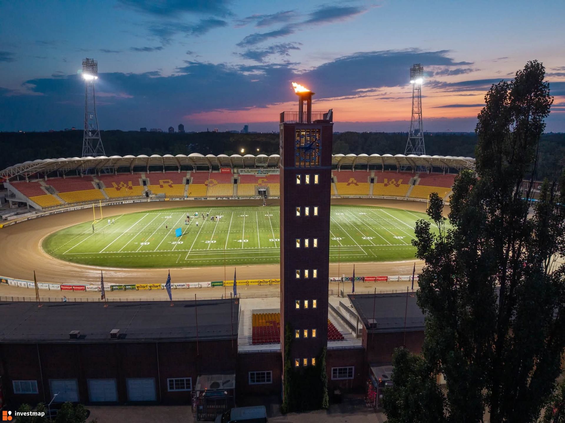 Dobiega końca kompleksowa modernizacja zabytkowej wieży zegarowej na Stadionie Olimpijskim we Wrocławiu 